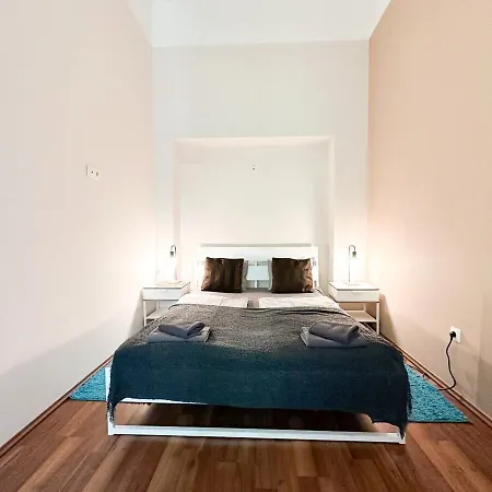 Stylish 1br - Flora's House Budapest