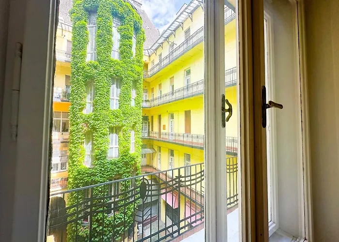 Apartmán Stylish 1br - Flora's House