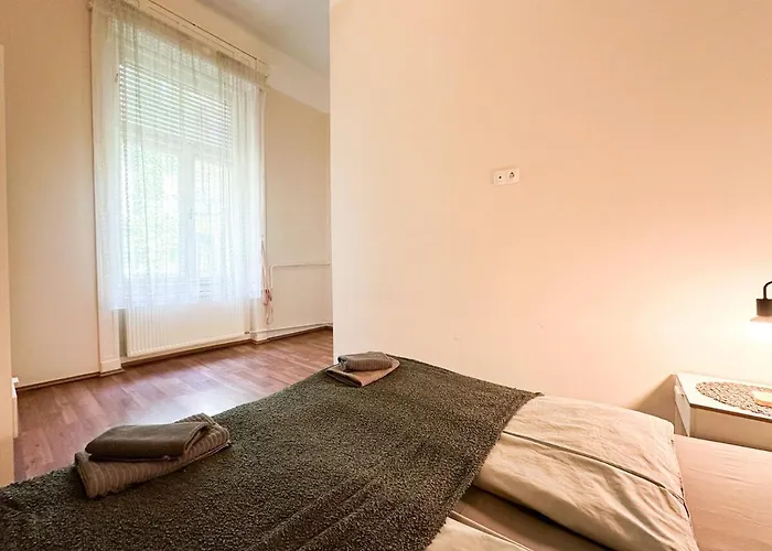 Appartement Stylish 1br - Flora's House Budapest